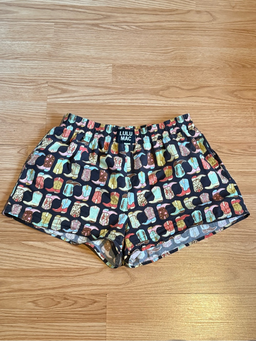 Lulu Mac Women's Black Multicolor Boot-Print Boxer Shorts XL